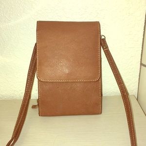 Leather crossbody purse with shoulder strap
